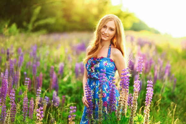 O retrato da mulher . — Fotografia de Stock