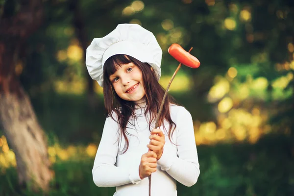 El niño cocina . — Foto de Stock