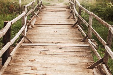 Ahşap köprü.