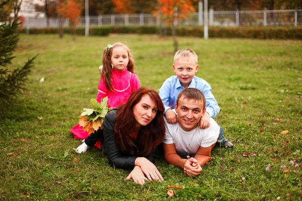 La famiglia felice . — Foto Stock