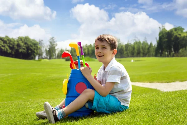 Kleine jongen golfer — Stockfoto