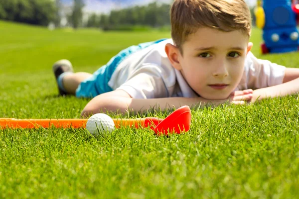 Kleiner Junge Golfer — Stockfoto