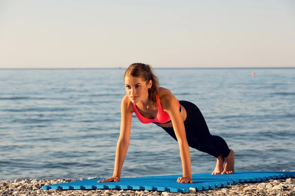 Yoga al mare — Foto Stock