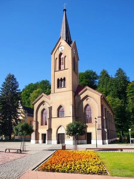 Die evangelische Kirche in dolny kubin im Sommer — Stockfoto