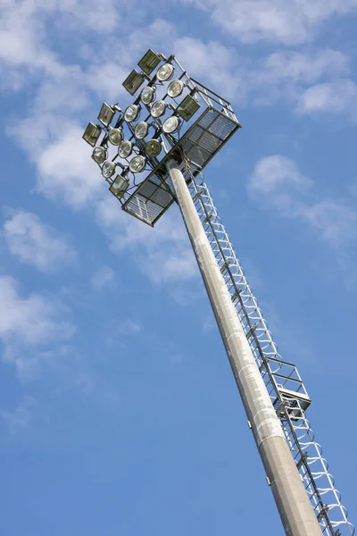Stadyumda projektörler