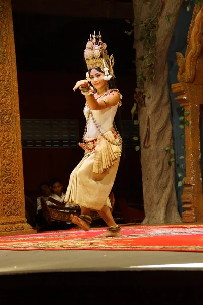 Solo Apsara dancer