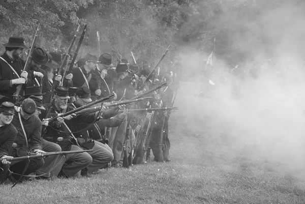 Union infantry line firing