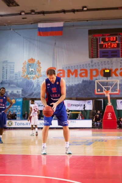 BC CSKA centro Nenad Krstic (12) se prepara para disparar un tiro libre —  Fotos de Stock