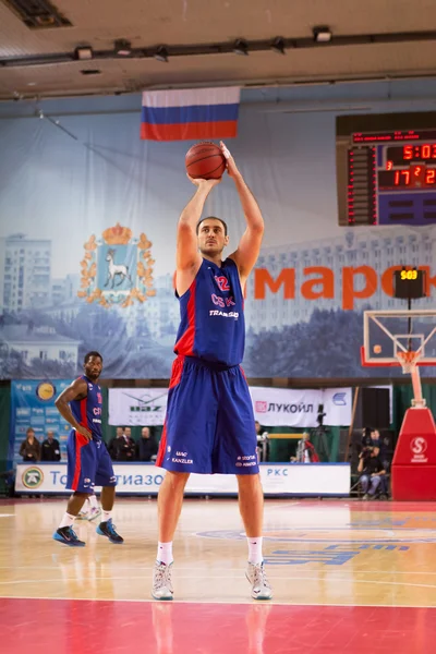 M.ö. CSKA Moskova Merkezi Nenad Krstic (12) serbest atış ateş eder. — Stok fotoğraf