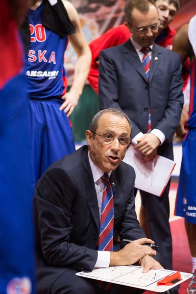 BC Cska trener Ettore Messina podczas timeout — Zdjęcie stockowe