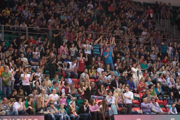 fanlar ve izleyicilere standları