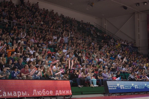 Fans en toeschouwers op de tribunes — Stockfoto