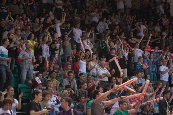 Болельщики и зрители на трибунах
