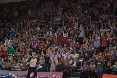 fanlar ve izleyicilere standları