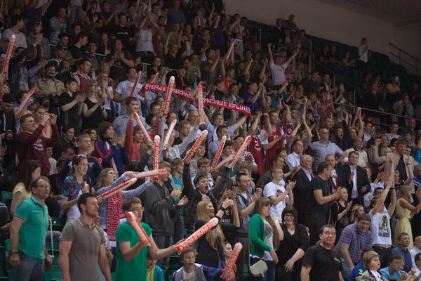 Болельщики и зрители на трибунах
