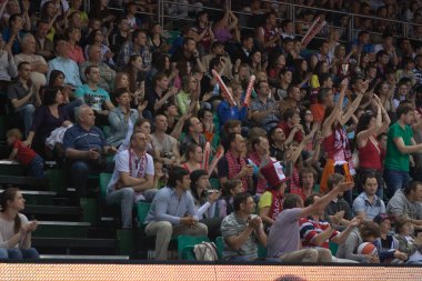 fanlar ve izleyicilere standları