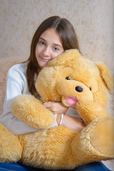 Girl and toy — Stock Photo, Image