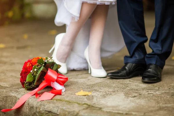 mariée chaussures rouges