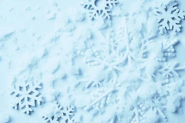 圣诞背景 由雪花和白雪公主蓝色背景做成的复制空间 冬天的概念平面布局 顶视图 复制空间 — 图库照片