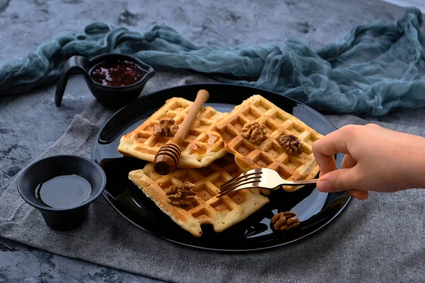 Waffles Honey Dark Background Close Sweet Breakfast Child Child Hand — Stock Photo, Image