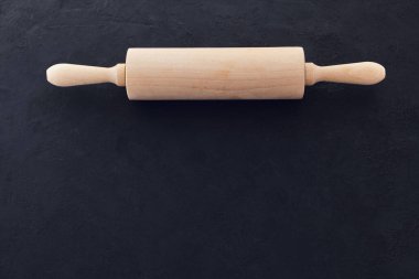 Metin için yeri olan, Pişirme Taş Masası üzerindeki Rolling Pin 'i kapat.