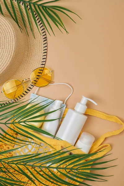 Palma Chapéu Sol Balde Creme Proteção Solar Spf Saco Cordas — Fotografia de Stock