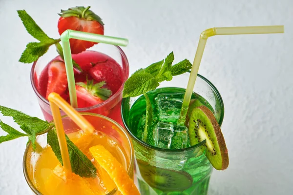 Top View Three Bright Colored Delicious Cold Lemonade Carafes Kiwi — Stock Photo, Image