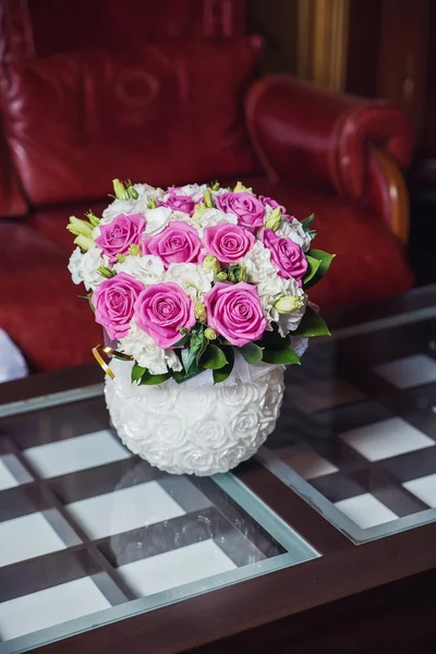 Hochzeitsstrauß, Blumen, Rosen, schöner Strauß — Stockfoto