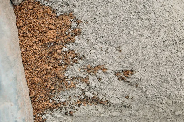 Homok Cement Száraz Keveréke Járdaszegélyek Lerakására Szolgáló Alap Megerősítésére Járdaszegély — Stock Fotó