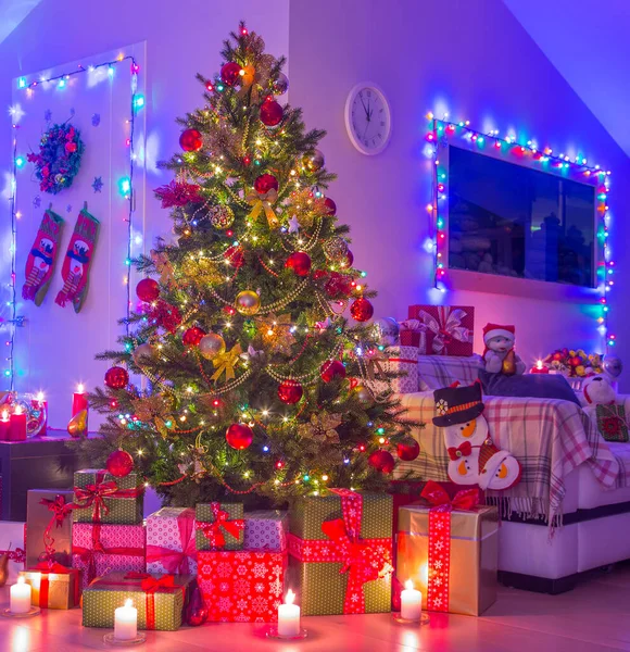 Interni Decorati Festa Con Albero Natale — Foto Stock