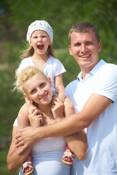Retrato Jovem Casal Com Sua Filha — Fotografia de Stock