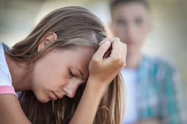 Gençler arasındaki ilişki krizi