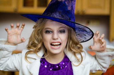 Kız cadı kostüm