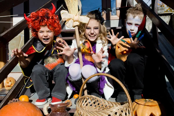 Los niños en Halloween — Foto de Stock