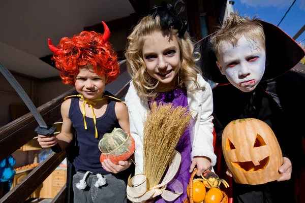 Los niños en Halloween —  Fotos de Stock