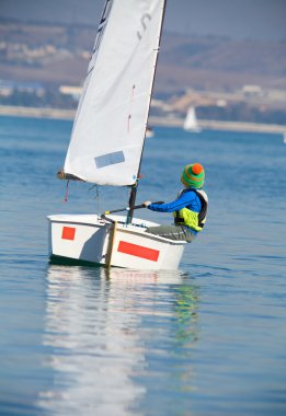 Yatta genç yachtsman