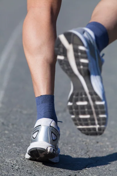 Loopschoenen op loper — Stockfoto