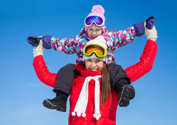 Donna con carina bambina — Foto Stock