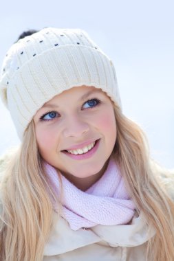 güzel bir kız kış parkı