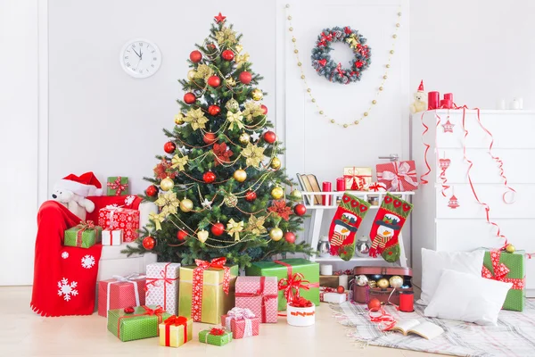 Árbol de Navidad decorado — Foto de Stock