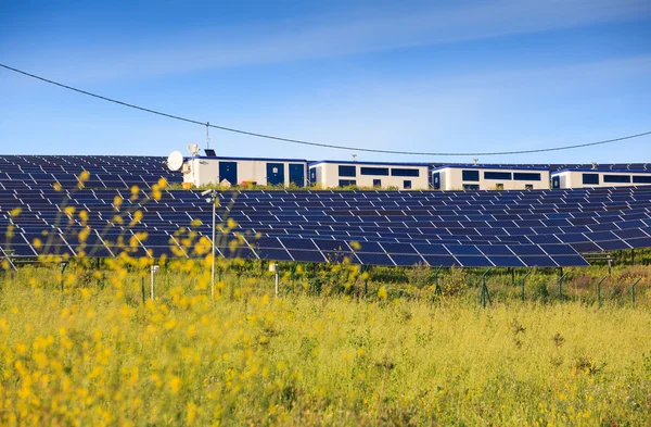 Solární panely fotovoltaických modulů — Stock fotografie