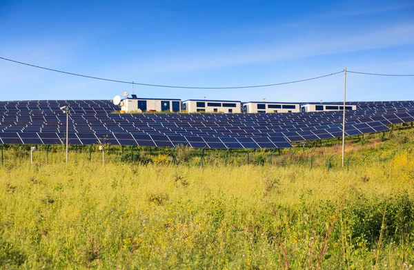 Solární panely fotovoltaických modulů — Stock fotografie