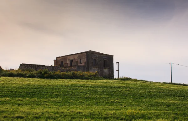 Farmhouse in the Sicily countryside — Stock Photo, Image