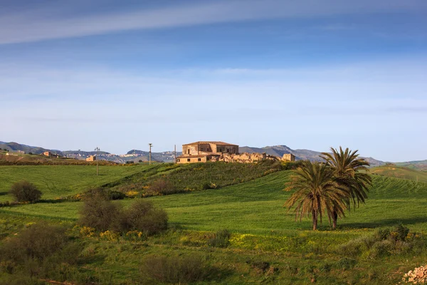 Фермерский дом на Сицилии — стоковое фото