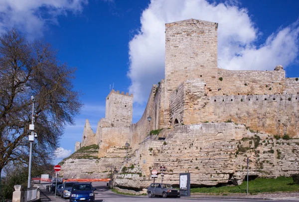 Das castello di lombardia, enna — Stockfoto