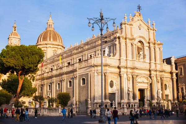 Pohled na katedrále v Catanii na Sicílii — Stock fotografie