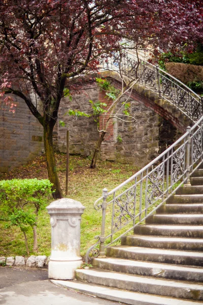 Ancien escalier à Trieste — Photo