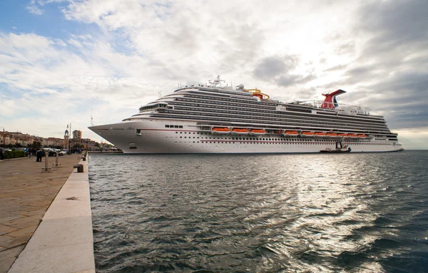 The newest carnival cruise ship — Stock Photo, Image