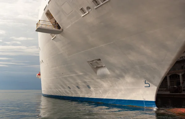 View of the cruise ship — Stock Photo, Image