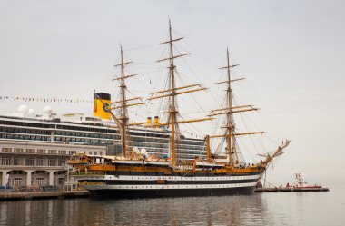 Amerigo Vespucci İtalya Deniz Kuvvetleri uzun boylu bir gemisi